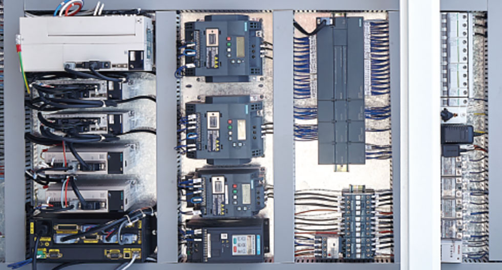 Heavy Duty Servo Flute Laminating Machine